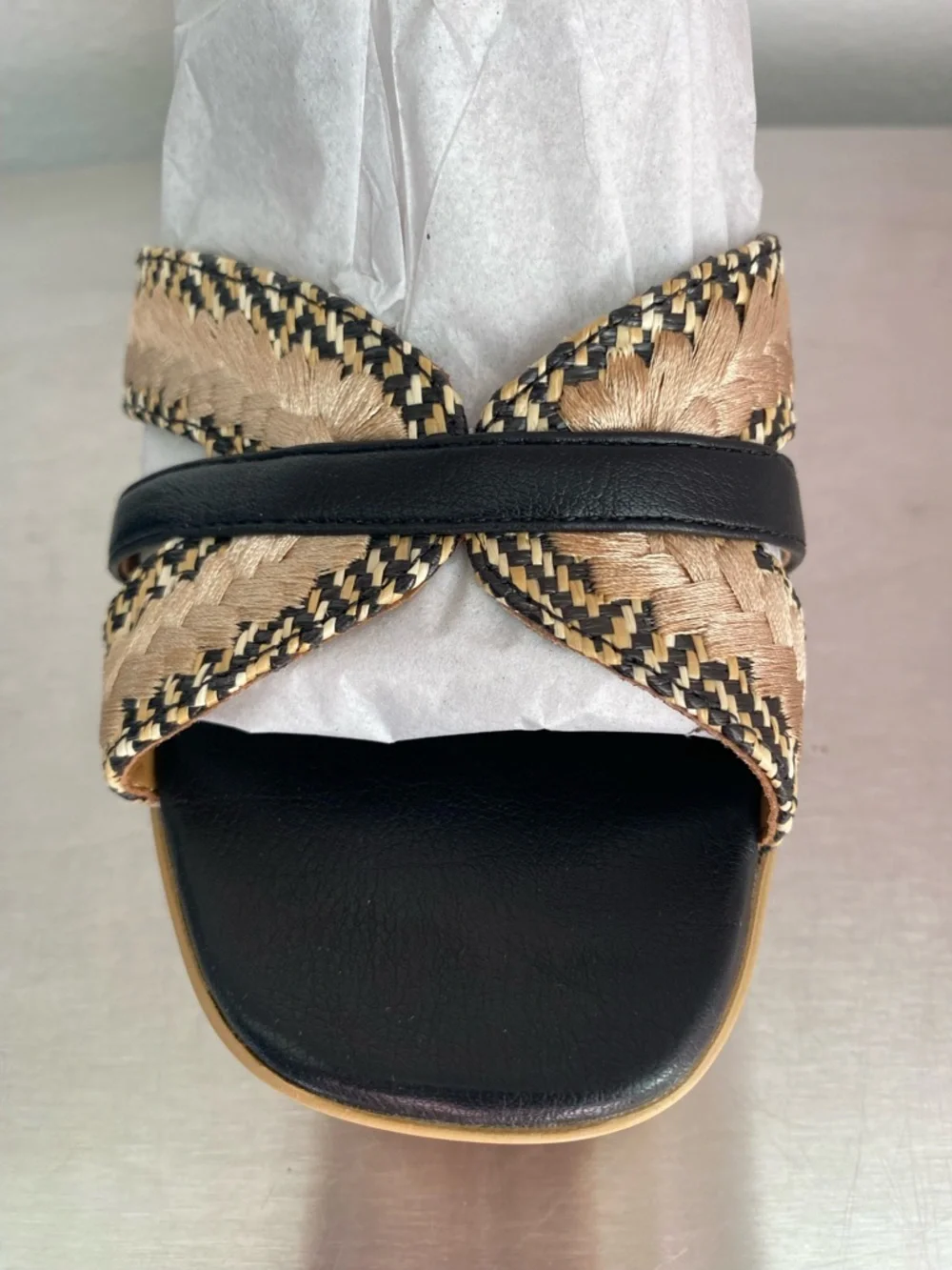 NEW-NATURALIZER WOMENS BLACK AND TAN WOVEN PLATFORM SANDALS